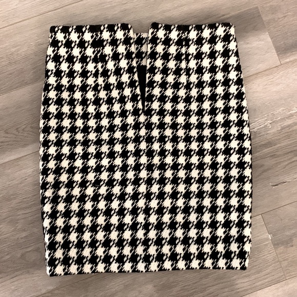 Le Château Pencil Skirt Size 00 - Picture 2 of 2